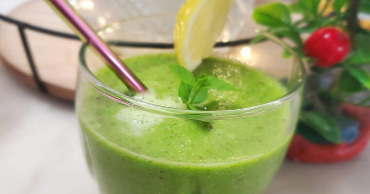 Spinach, Apple, Banana Smoothie